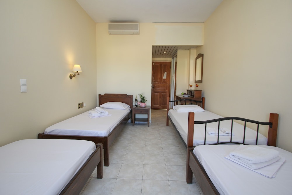 Aphrodite Hotel 17/34