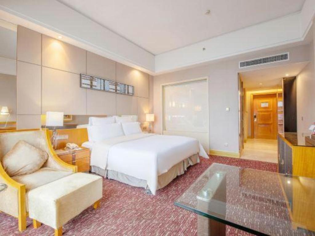 Babylon Hotel 24/53