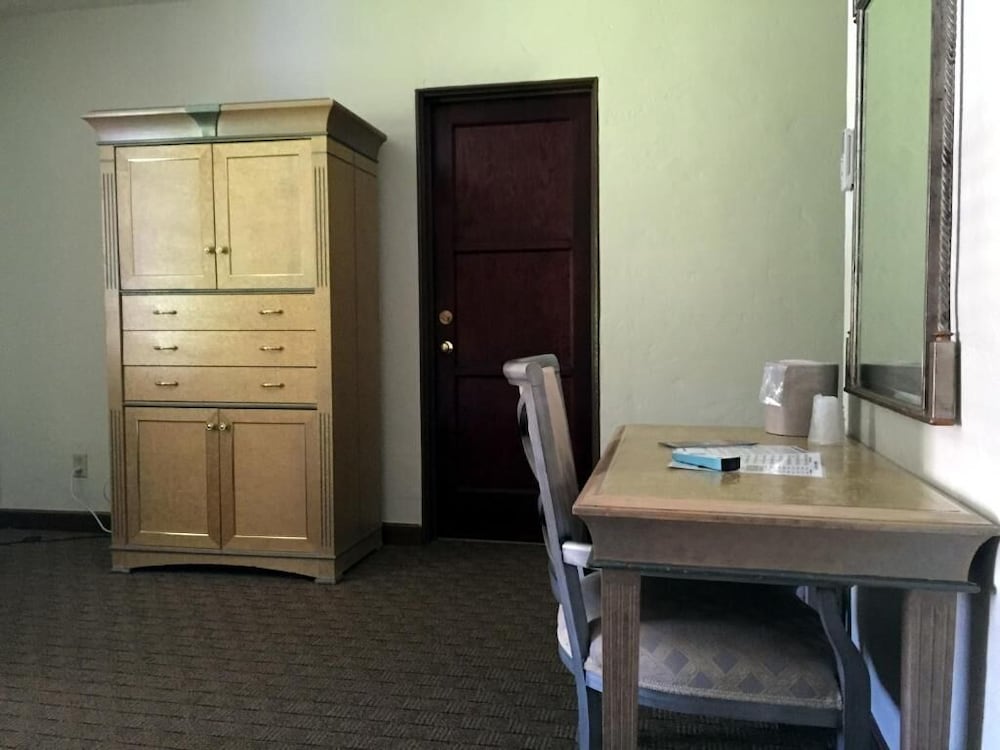 Boulder Dam Hotel 48/60