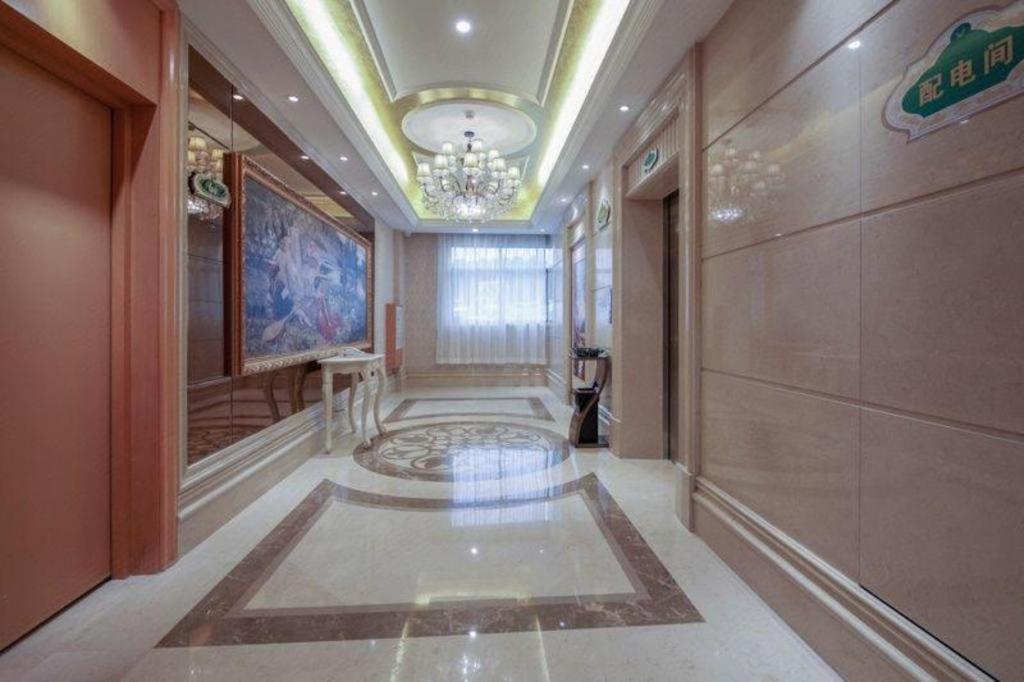 Vienna Hotel (Huizhou Qiuchang Yingbin Road) 12/57