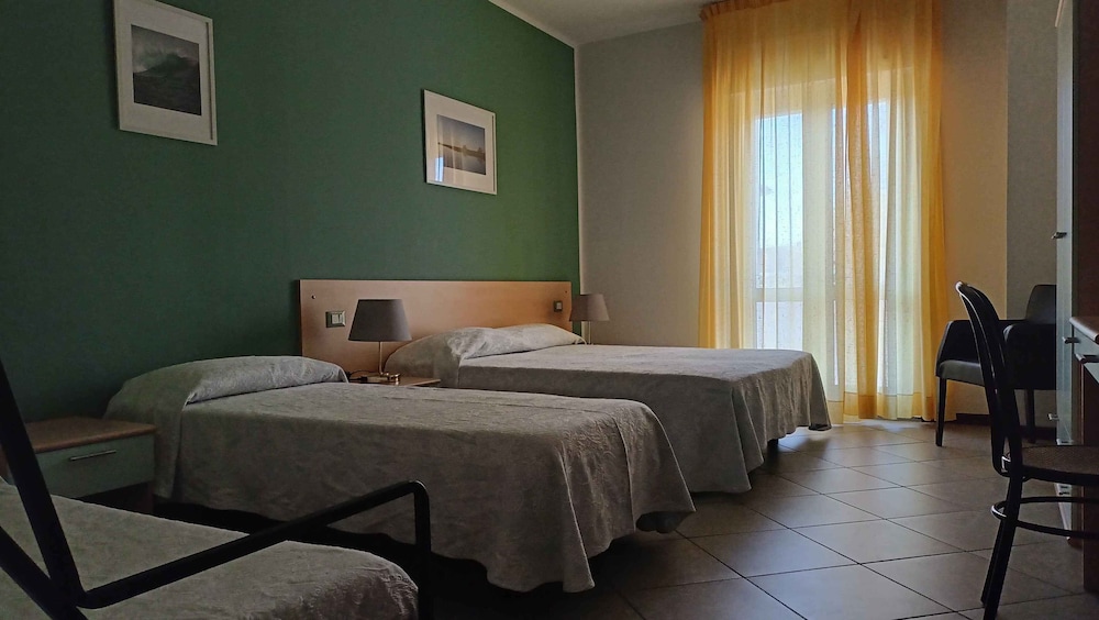 Room, Quadruple, Double and Twin Beds, Balcony