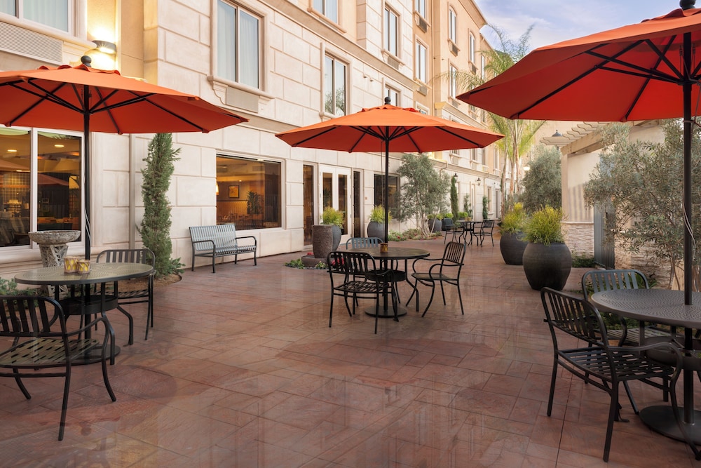 AYRES HOTEL ORANGE 24/38