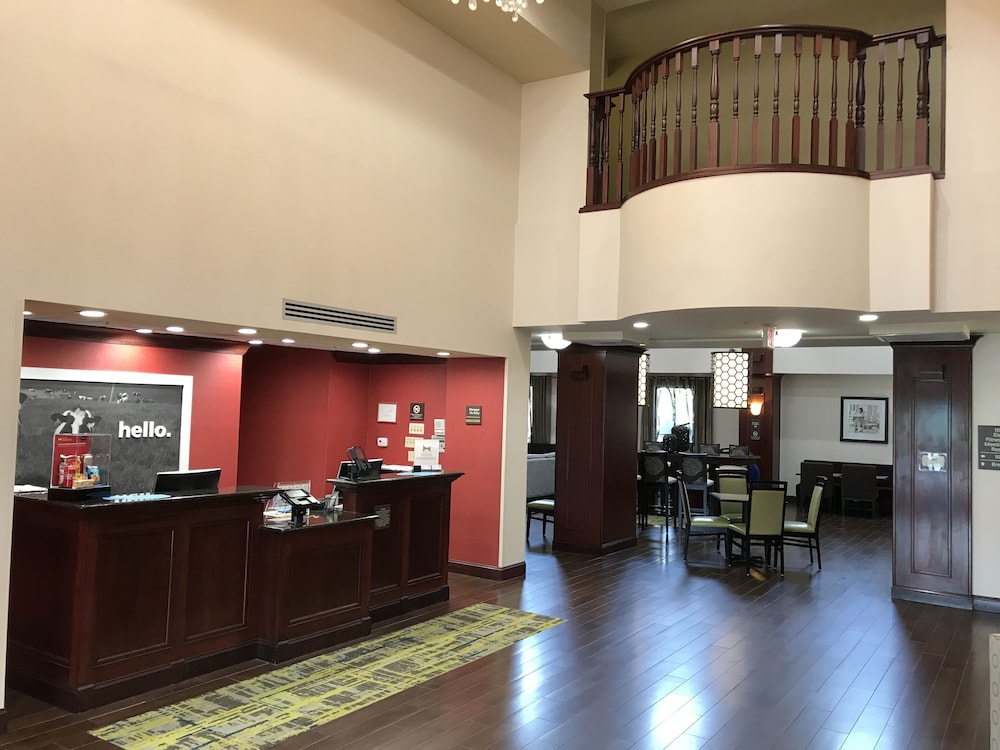 Hampton Inn & Suites Lamar 4/51
