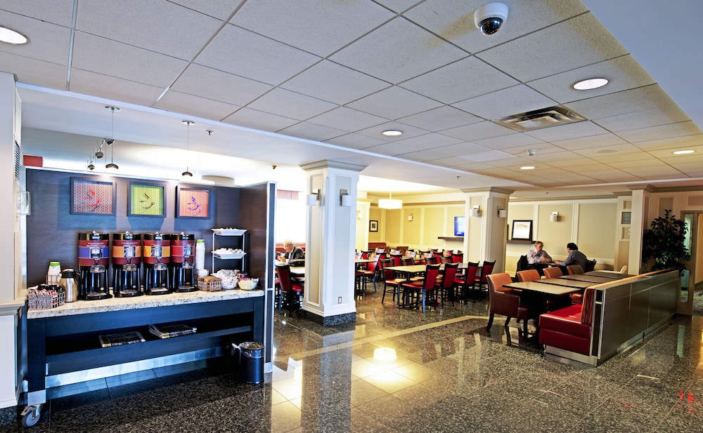Hampton Inn By Hilton Ottawa 26/38