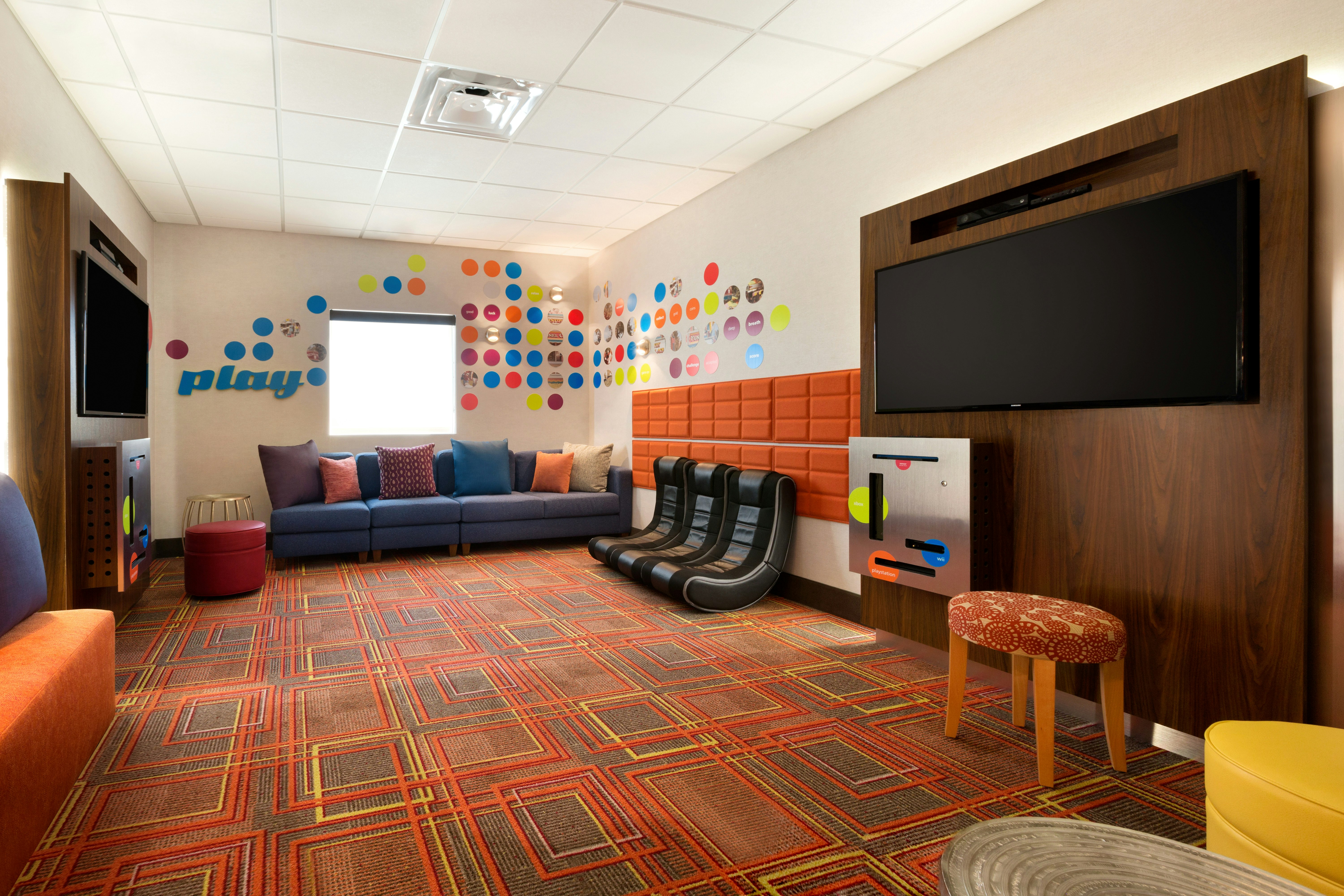 Home2 Suites By Hilton Phoenix Glendale Westgate 38/40