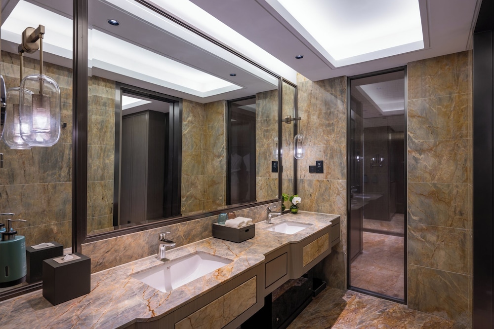 جناح سوبيريور بسرير كينج، Novotel Kunshan Yangcheng Lake 3/3