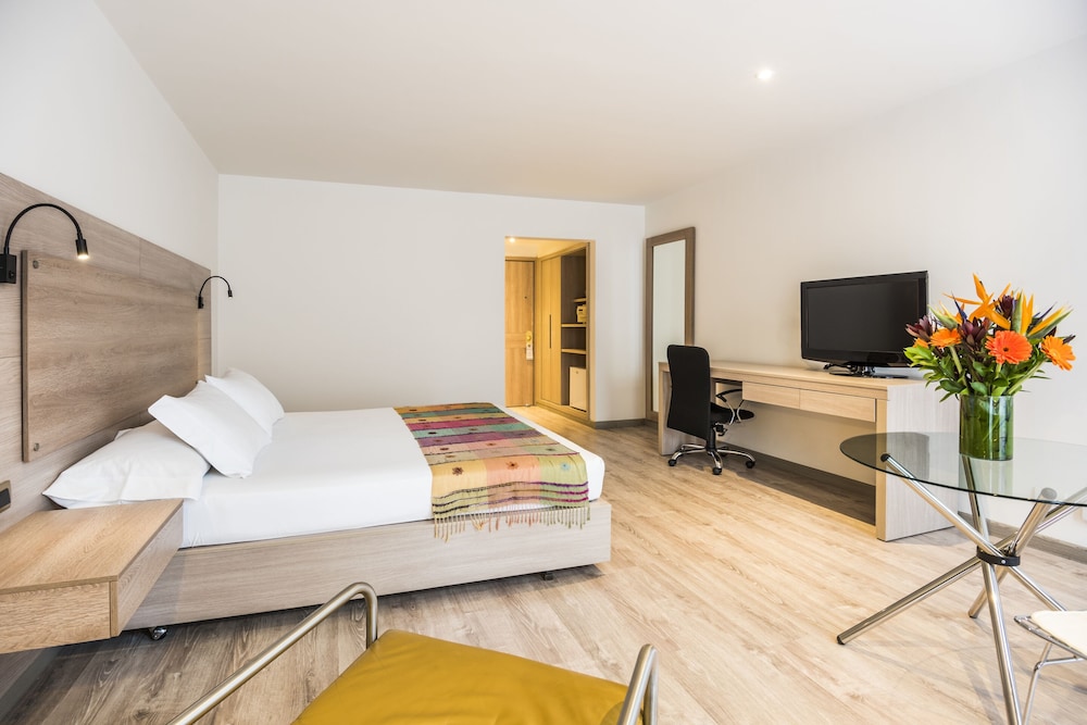Hotel Rosales Plaza 22/61