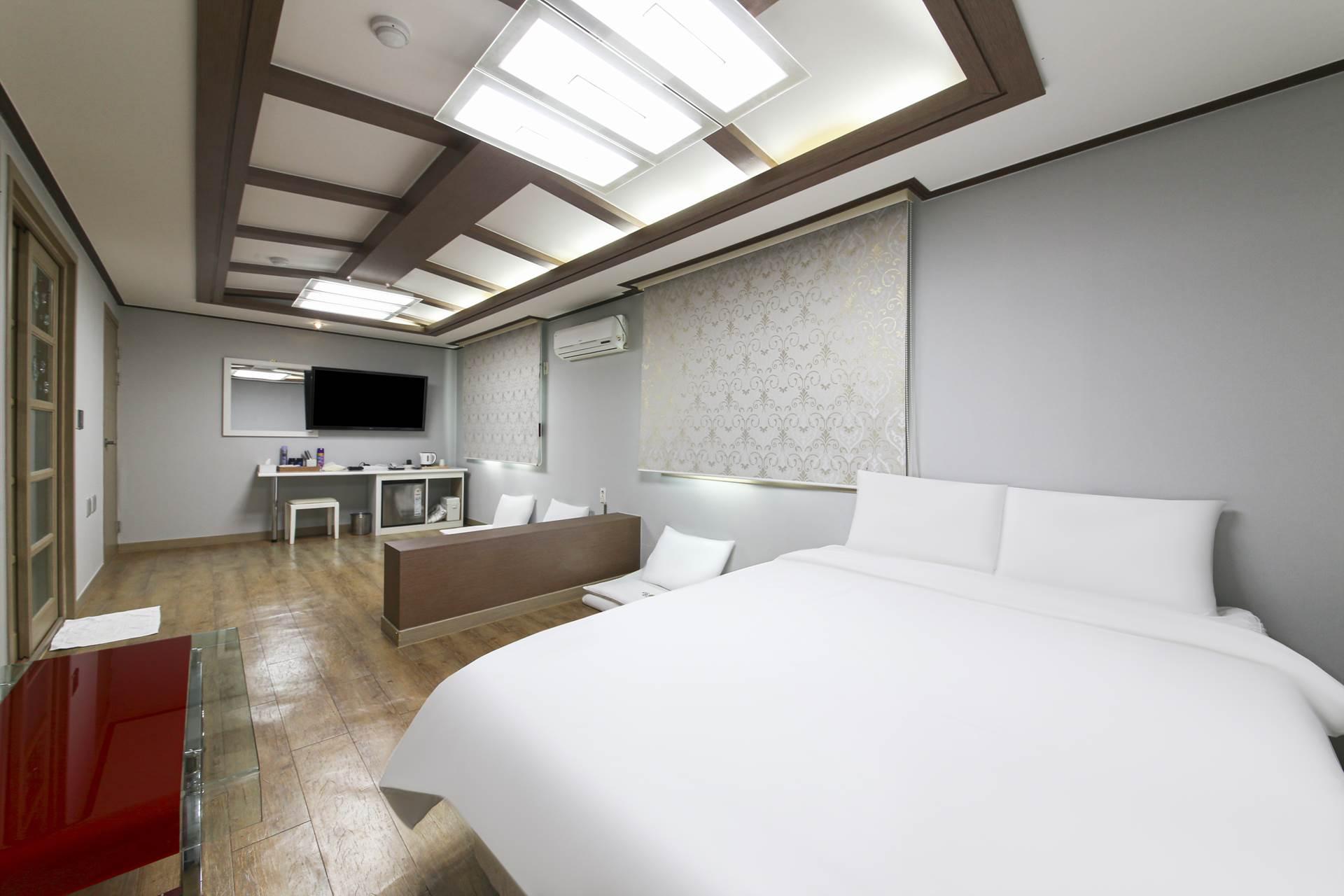 Raon Hotel 10/24