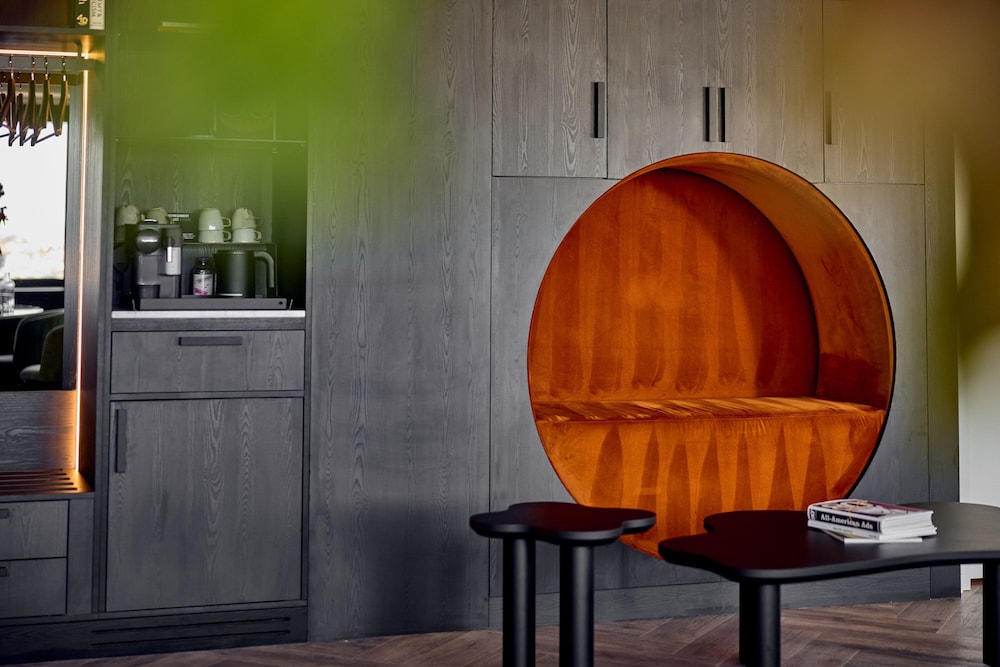 Cardo Brussels, Autograph Collection 6/48