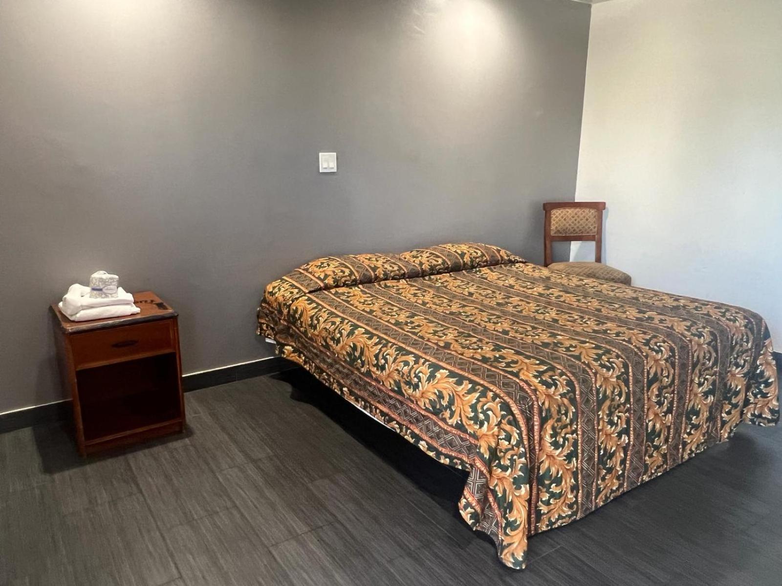 Pomona Inn Motel 5/18