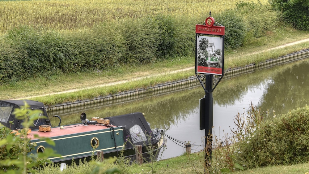 The Narrowboat At Weedon 3/52