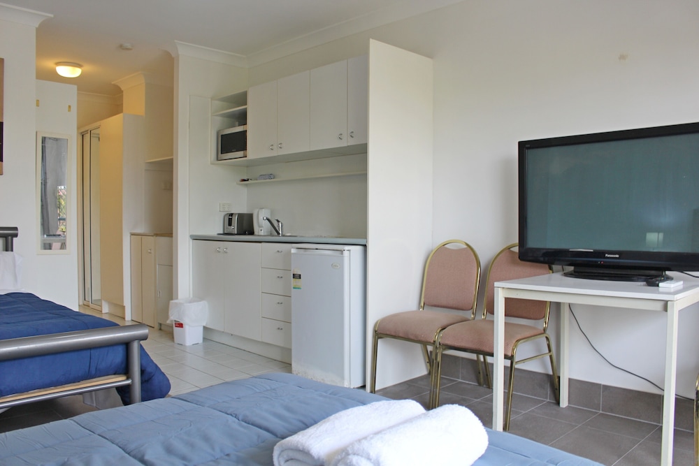 Broadwater Keys 27/72