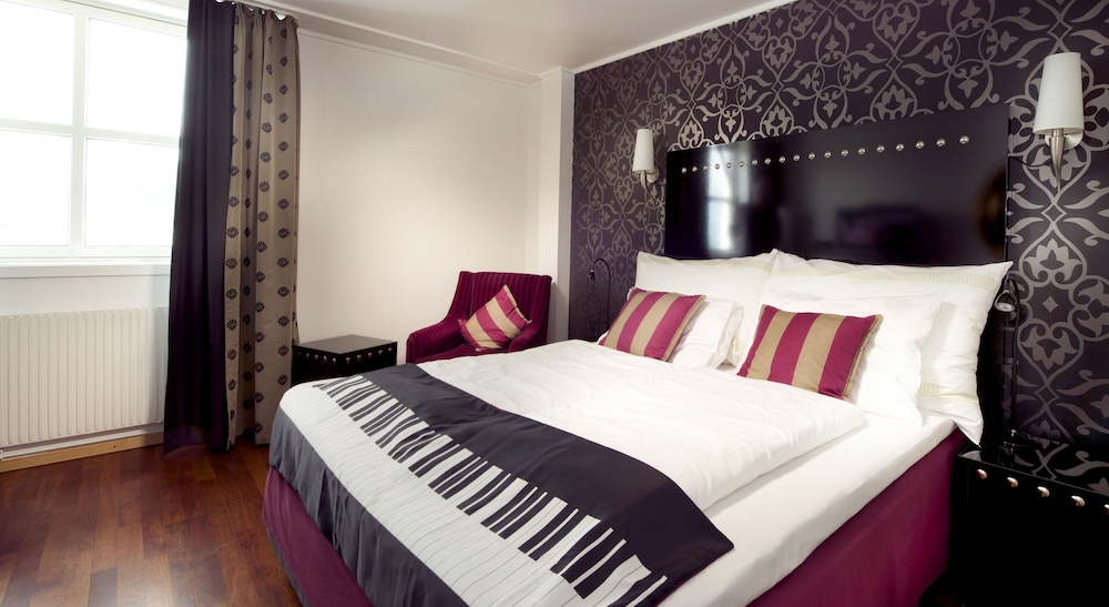 Compact, Twin Beds