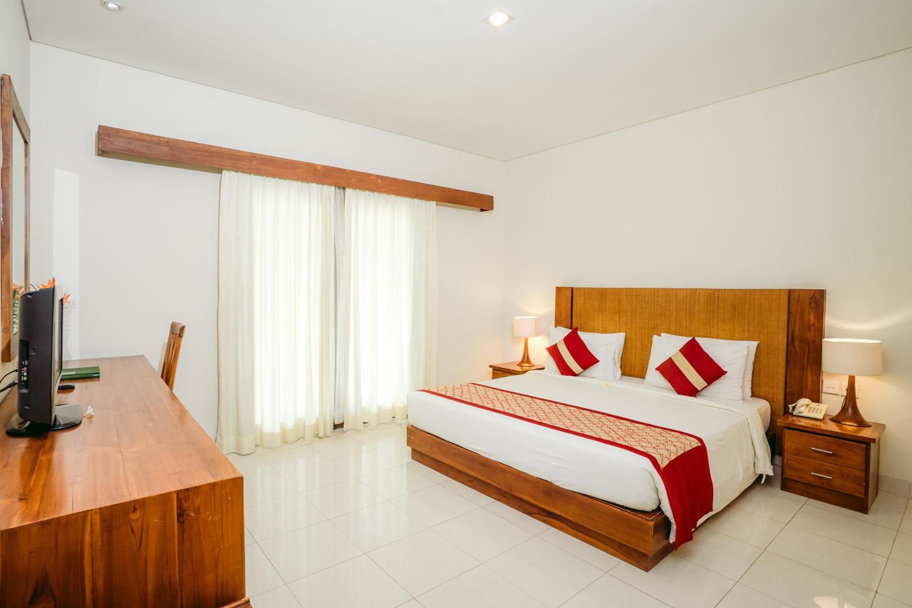 SUPERIOR, DOUBLE OR TWIN BED