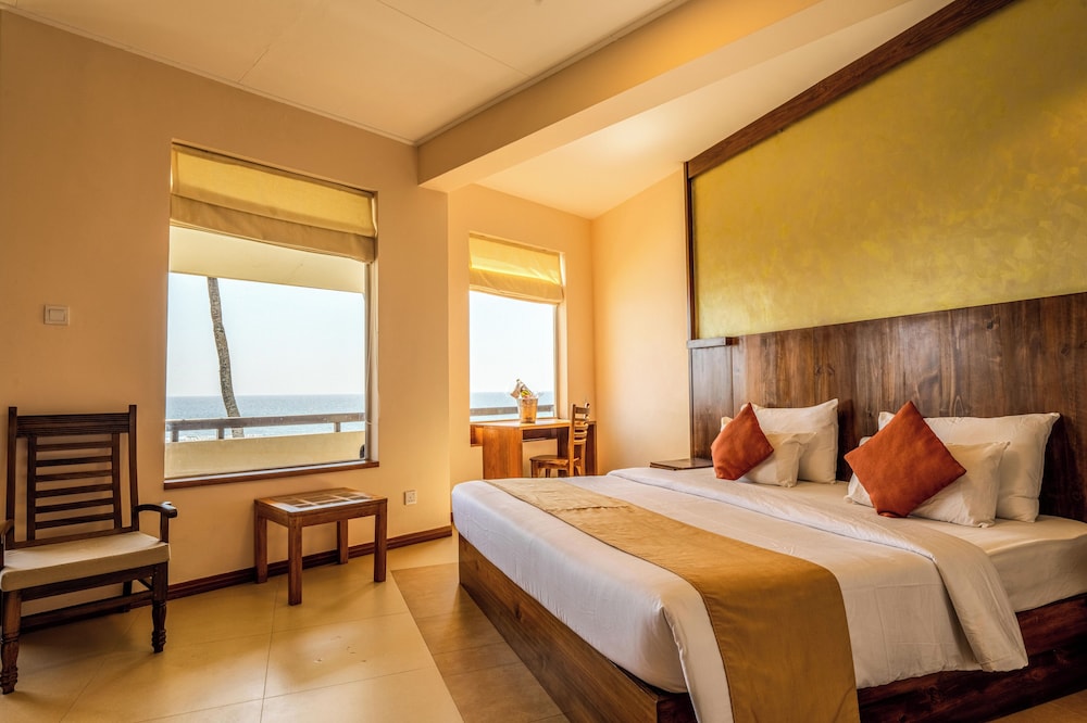 Insight Hotel Ahangama 24/74
