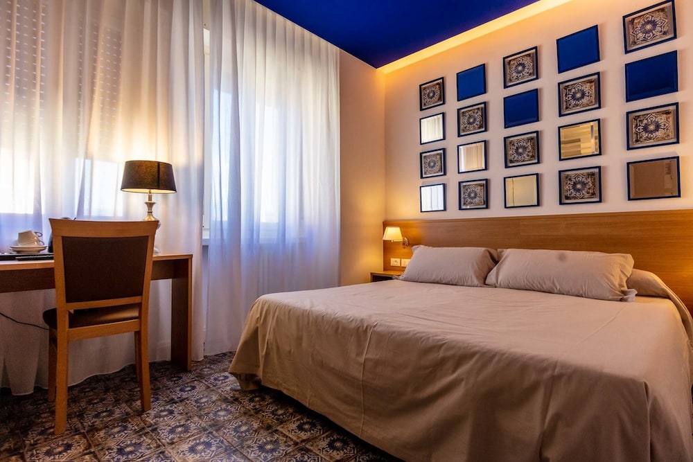 SUPERIOR, DOUBLE BED