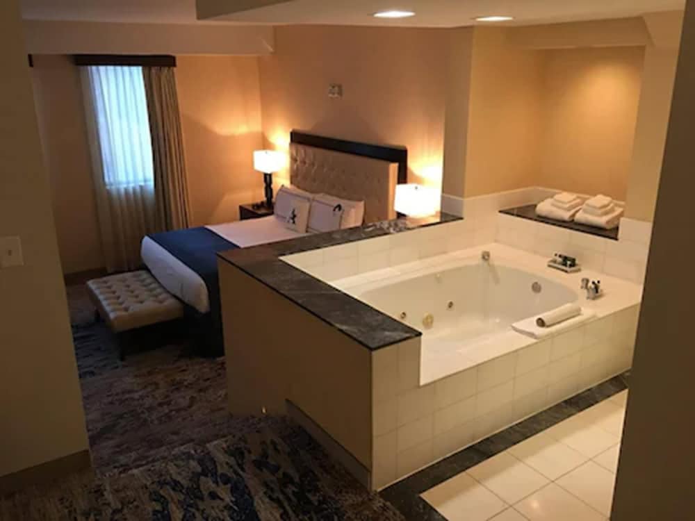 Atheneum Suite Hotel 8/39