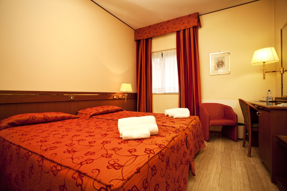 Augustus Hotel 18/29