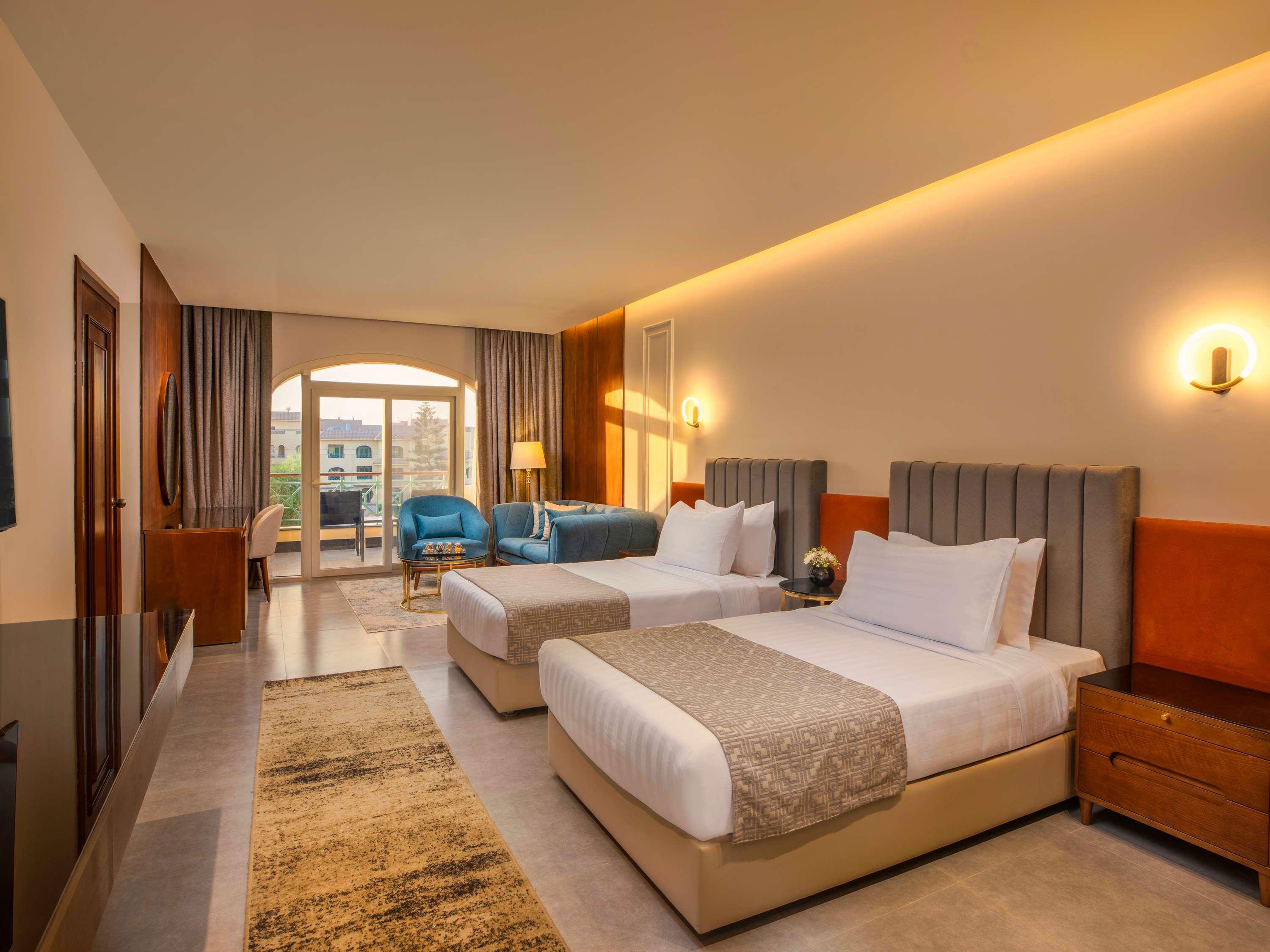 PREMIER, TWIN BEDS, GARDEN AND POOL VIEW