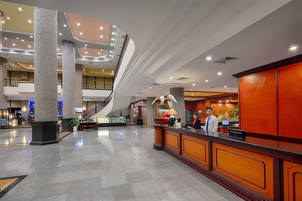 Halong Plaza Hotel 8/50