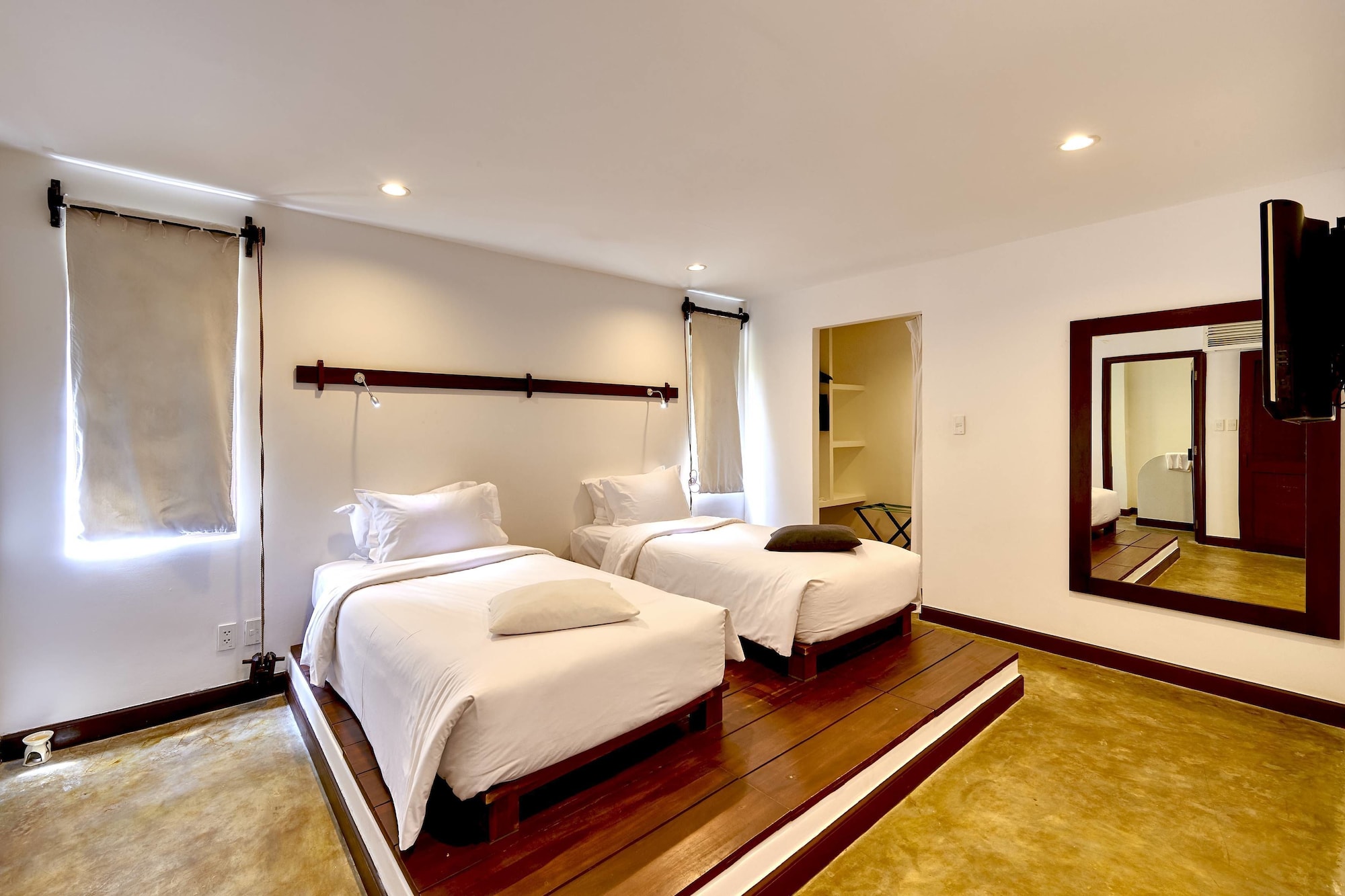 2 BEDROOMS, POOL, VILLA