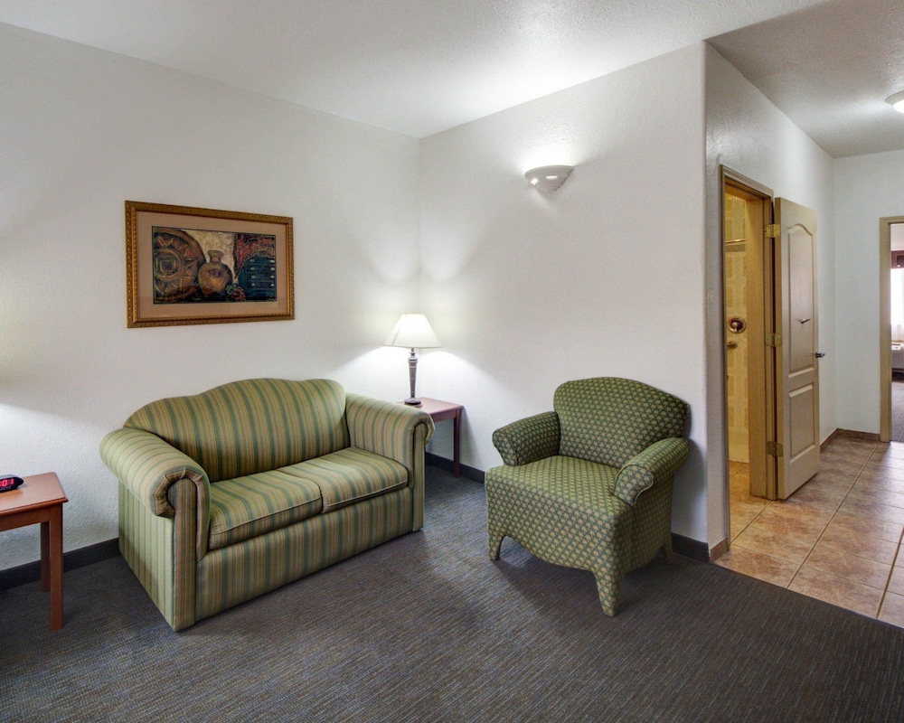 Quality Inn & Suites Rio Grande City, TX 24/39