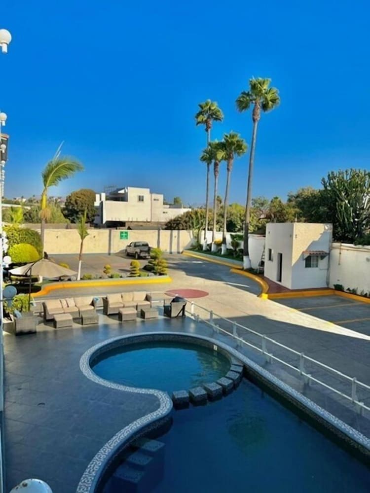 Hotel Pueblito Inn 40/45