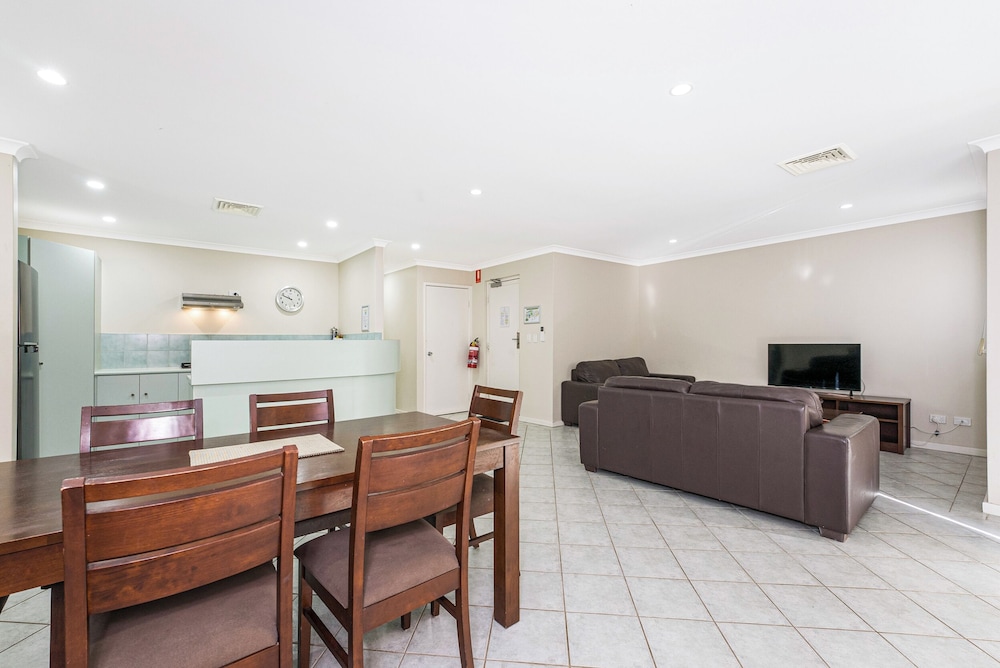 MANDURAH QUAY RESORT 19/72