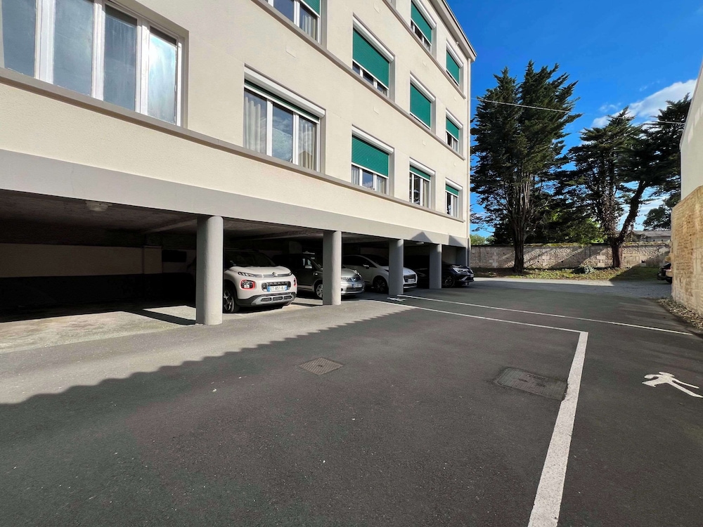P Tit Dej Hotel Niort 42/58
