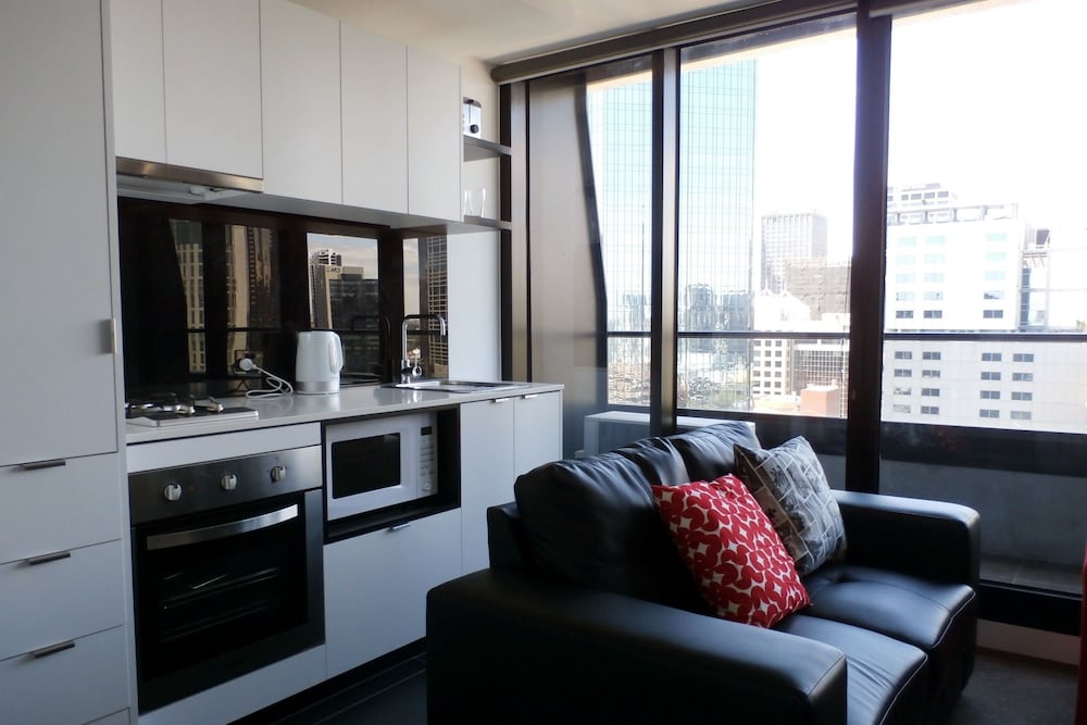 Aura On Flinders Serviced Apartment 47/78