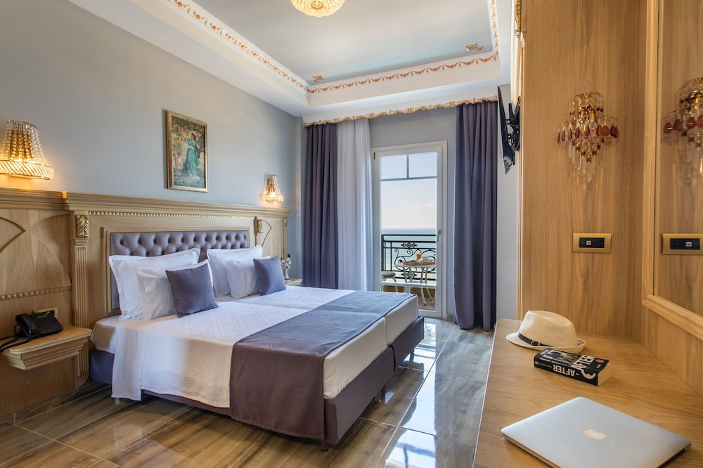 DELUXE, SEA VIEW