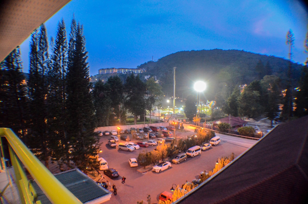 Century Pines Resort 45/50