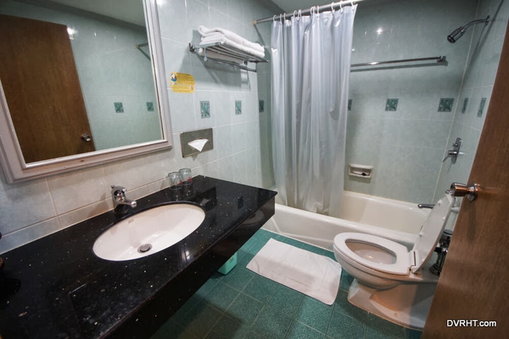 Dhevaraj Hotel 26/62