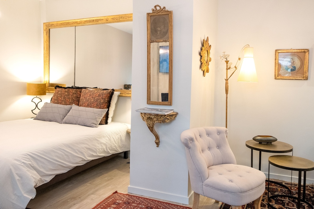 Mhl - Maison Hotel Lyon 50/50