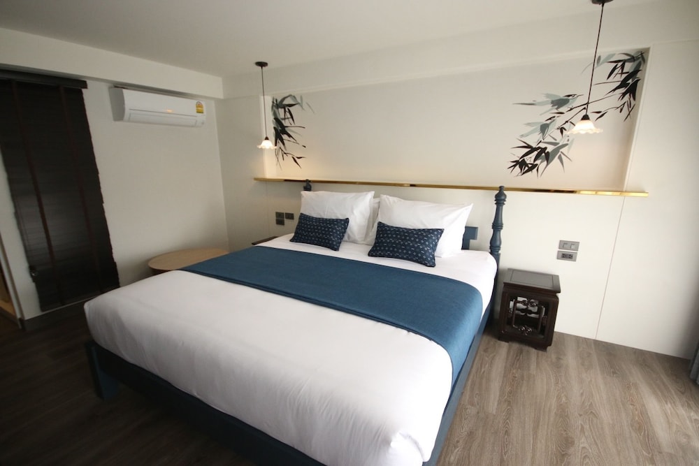 STANDARD, DOUBLE BED