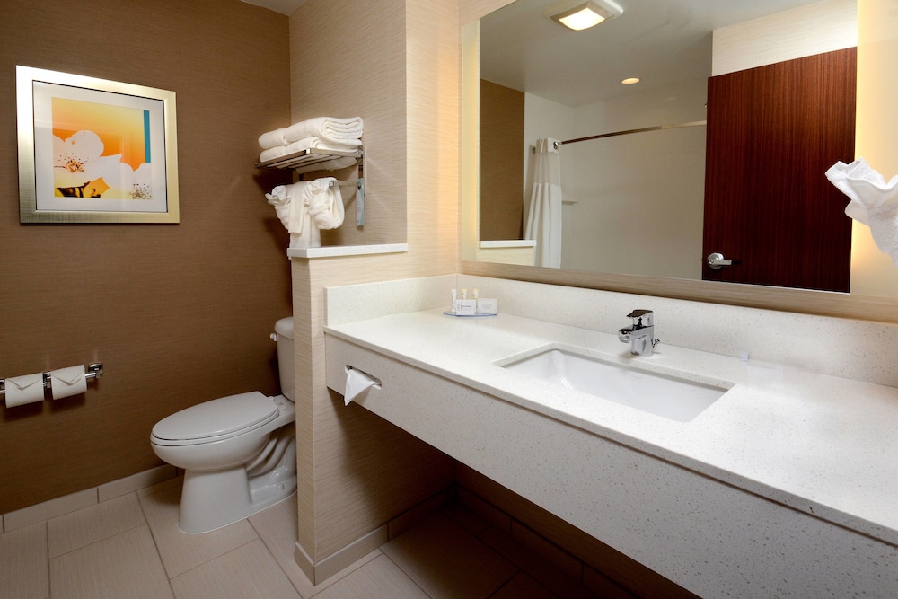 Fairfield Inn & Suites By Marriott Raleigh Capital Blvd./I-540 12/49