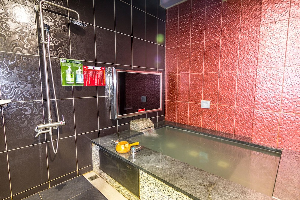 Ting-Shuai Motel 41/68