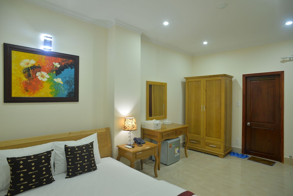 Atana Hotel 57/67