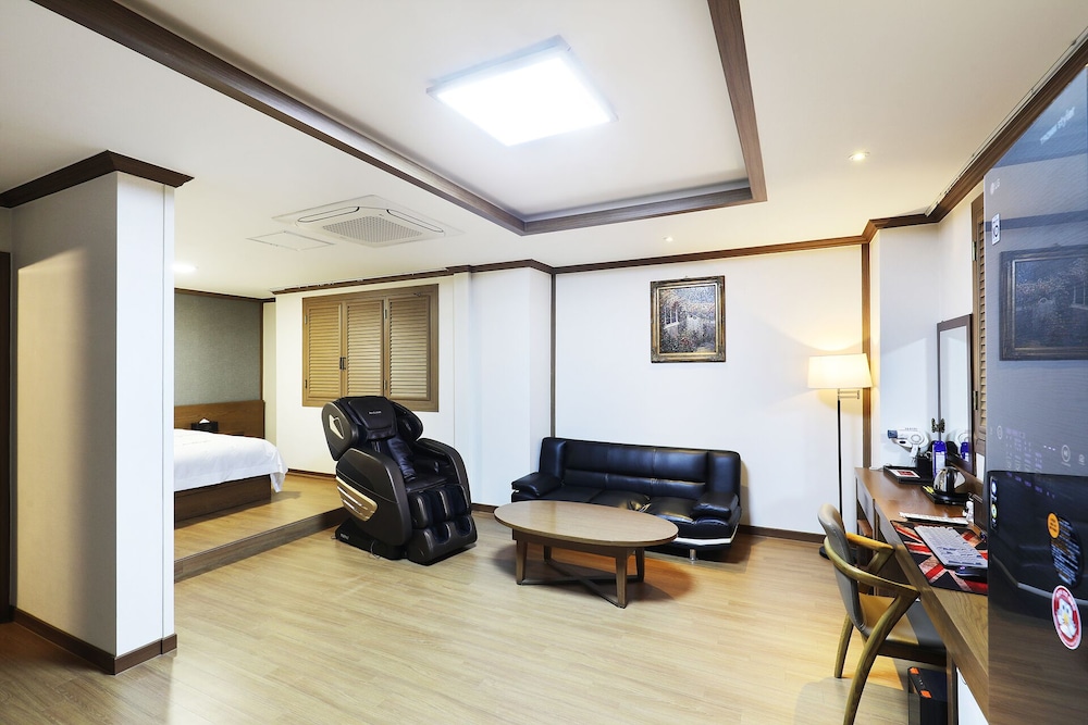 Hotel Food & Tour 31/50