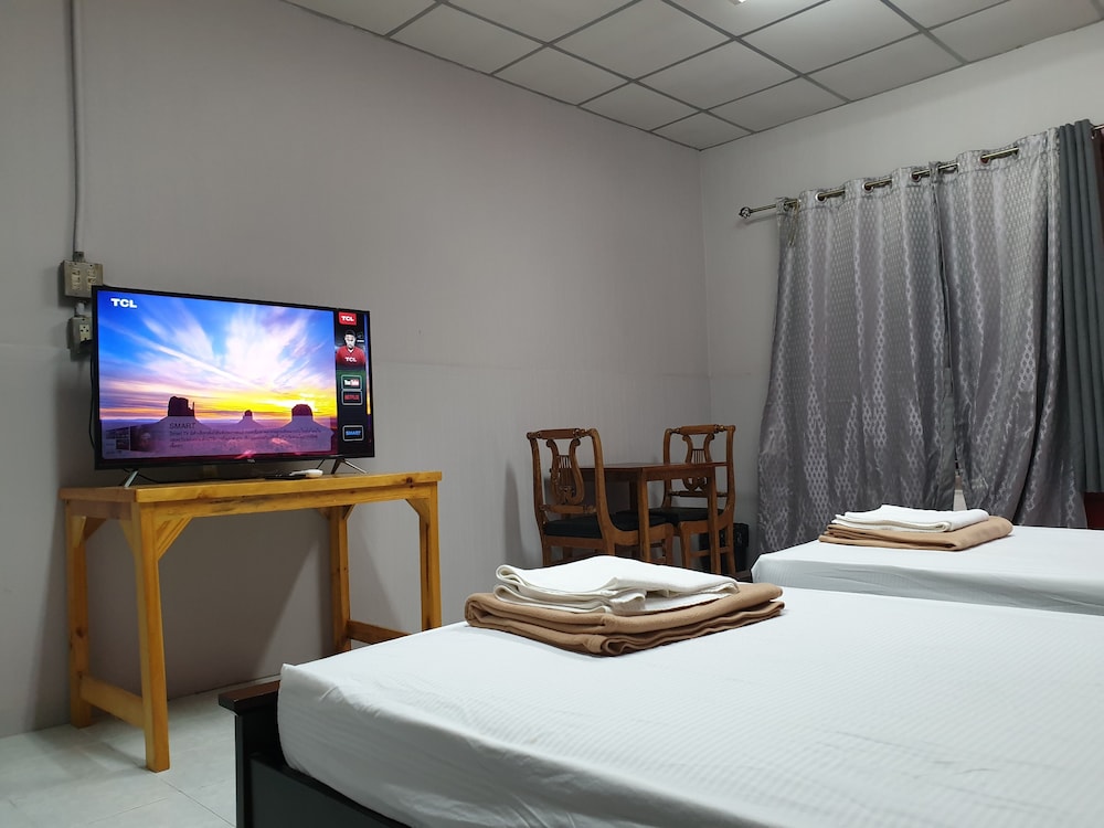 Super Hostel 11/54