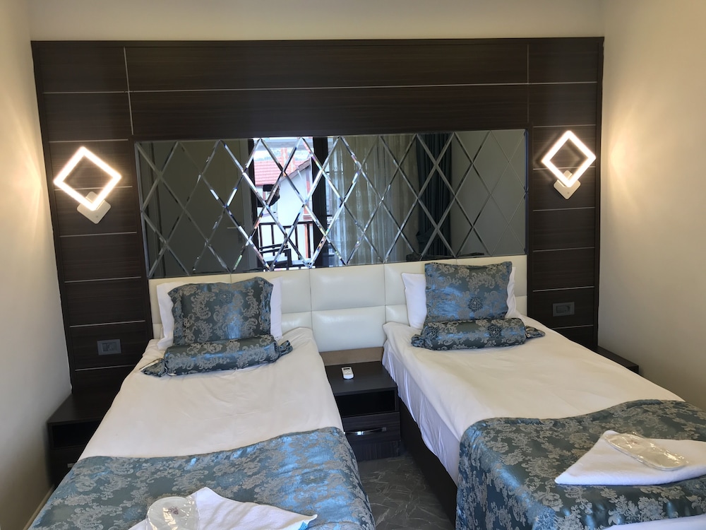 Venus Hotel 21/37