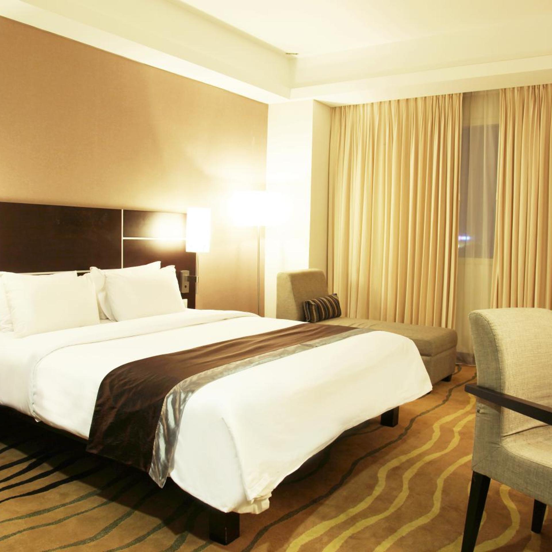 Superior, King Bed, Executive Level