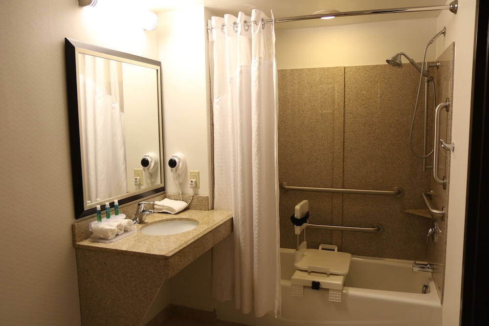 Holiday Inn Express Pittsburgh E - Waterfront Dr 11/42
