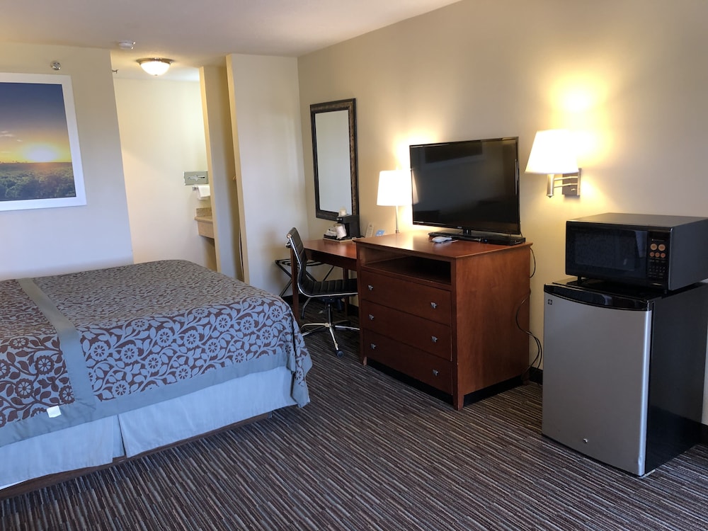 Days Inn By Wyndham Rio Rancho 13/24