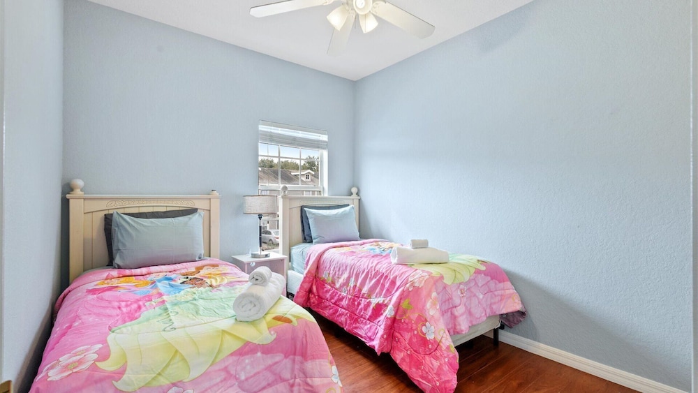 Coral Cay Resort 35/50