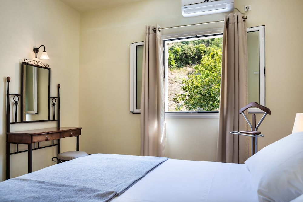 Dionysos Village Resort 10/50