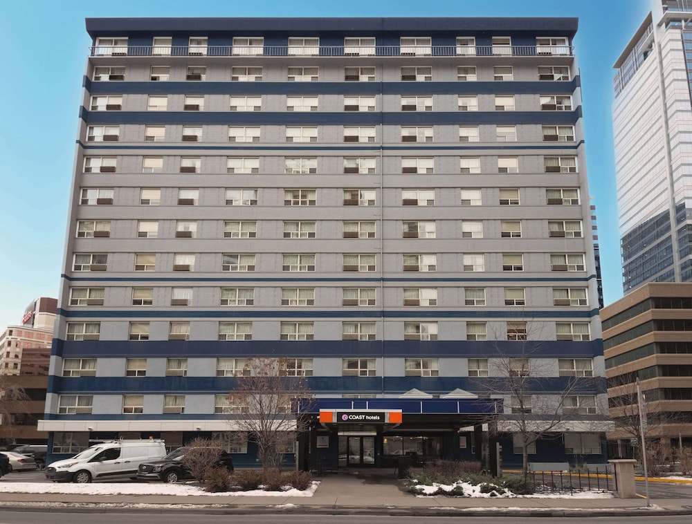 Coast Calgary Downtown Hotel and Suites by APA 2/61