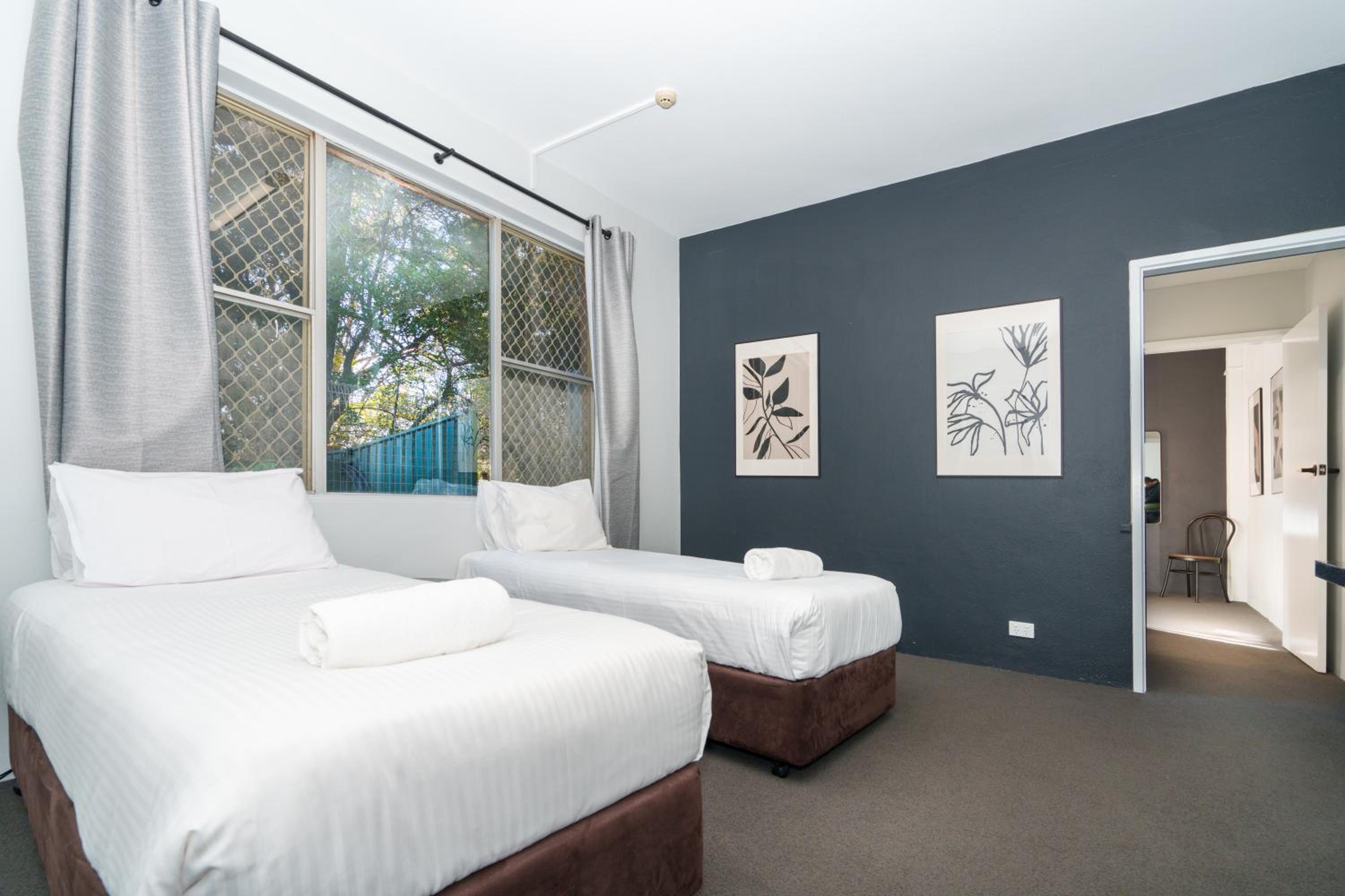 Plus, Family, Queen Bed