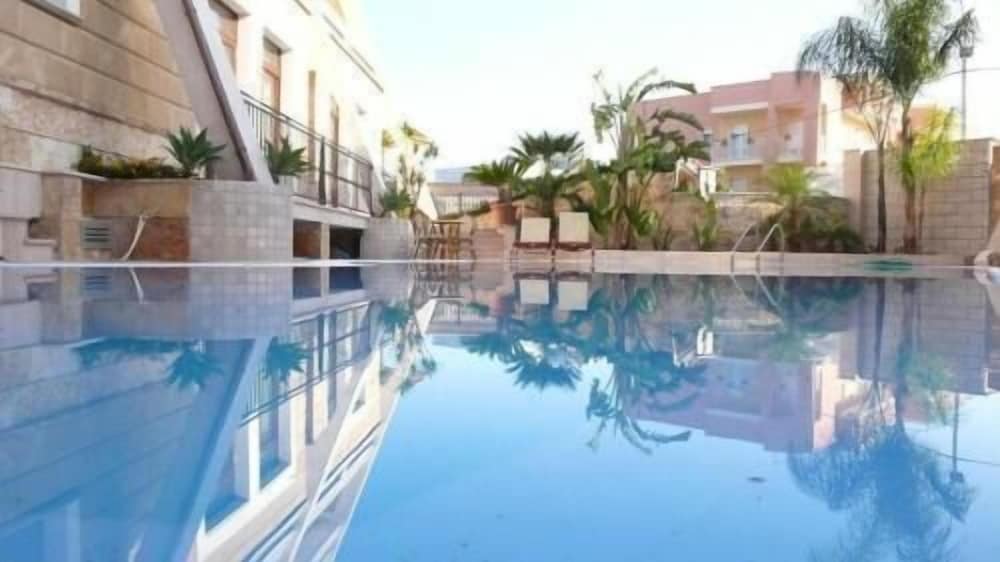 Albatres Palace Hotel 36/63