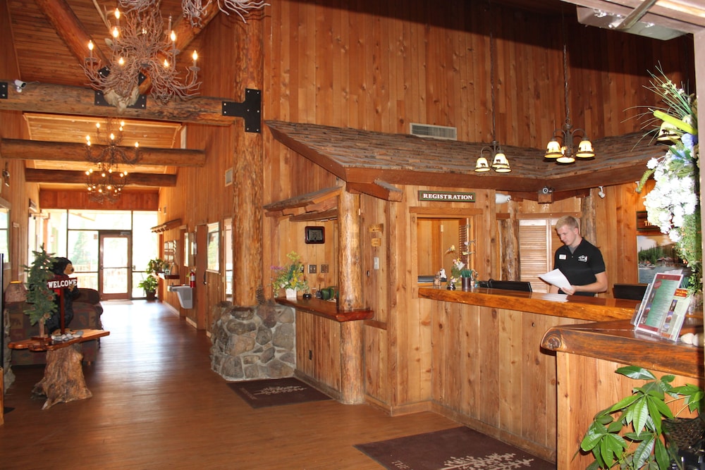 The Pines Resort 6/47